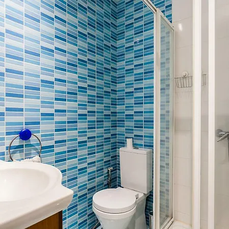 Altido Charming 1br Apt With Workspace In Sao Bento Apartment Lisbon
