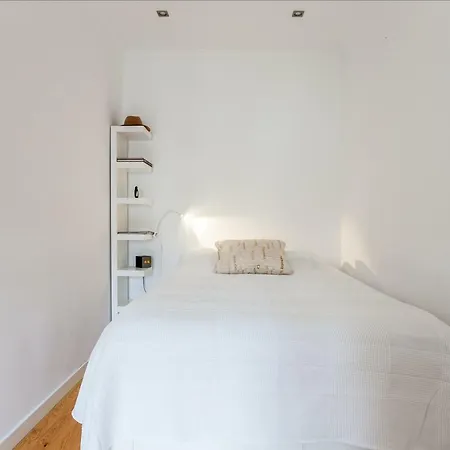 Altido Charming 1br Apt With Workspace In Sao Bento Apartment Lisbon