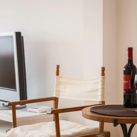 Altido Charming 1br Apt With Workspace In Sao Bento Apartment Lisbon