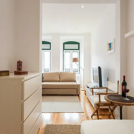 Altido Charming 1br Apt With Workspace In Sao Bento *
